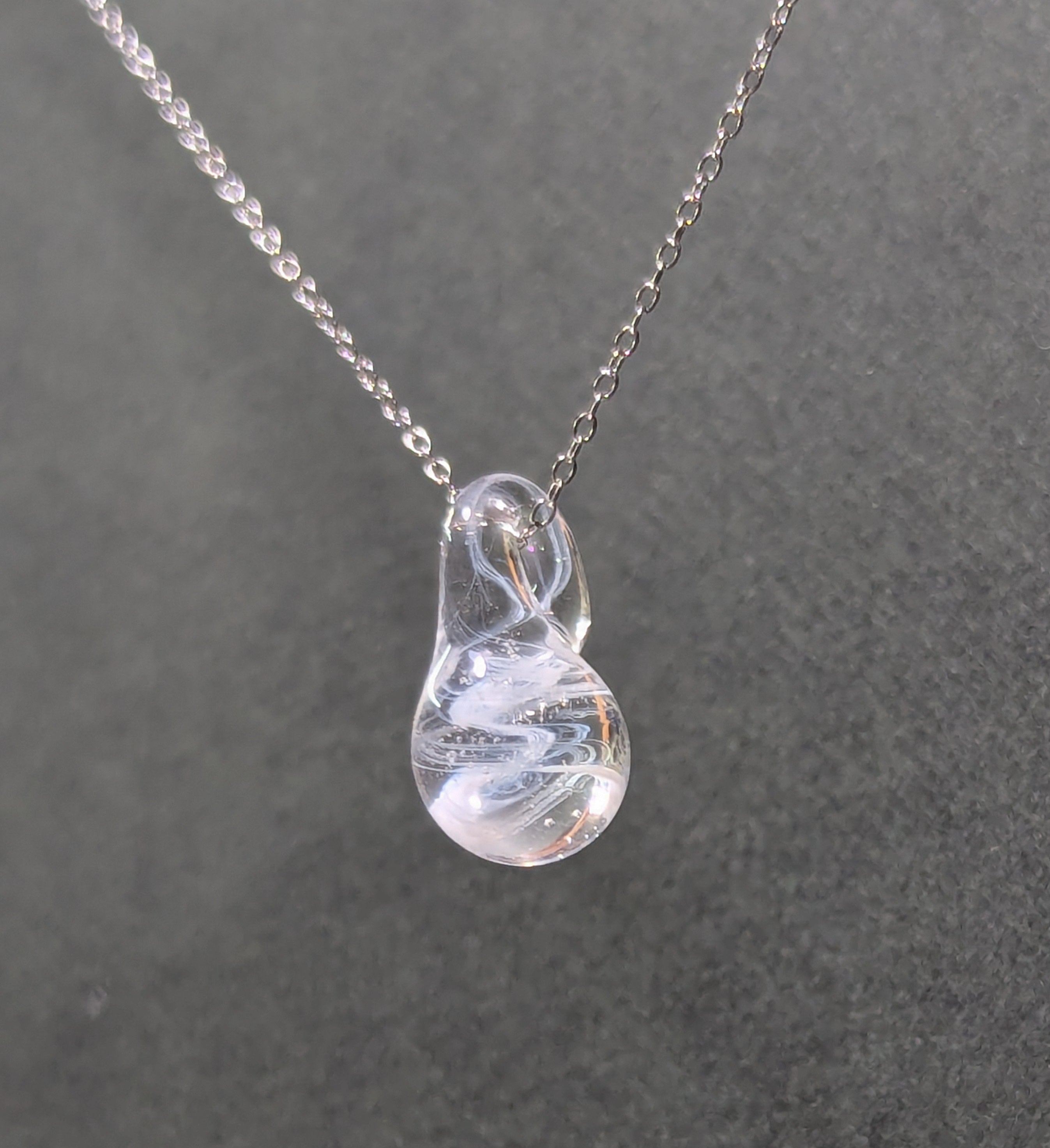 ガラスのネックレス