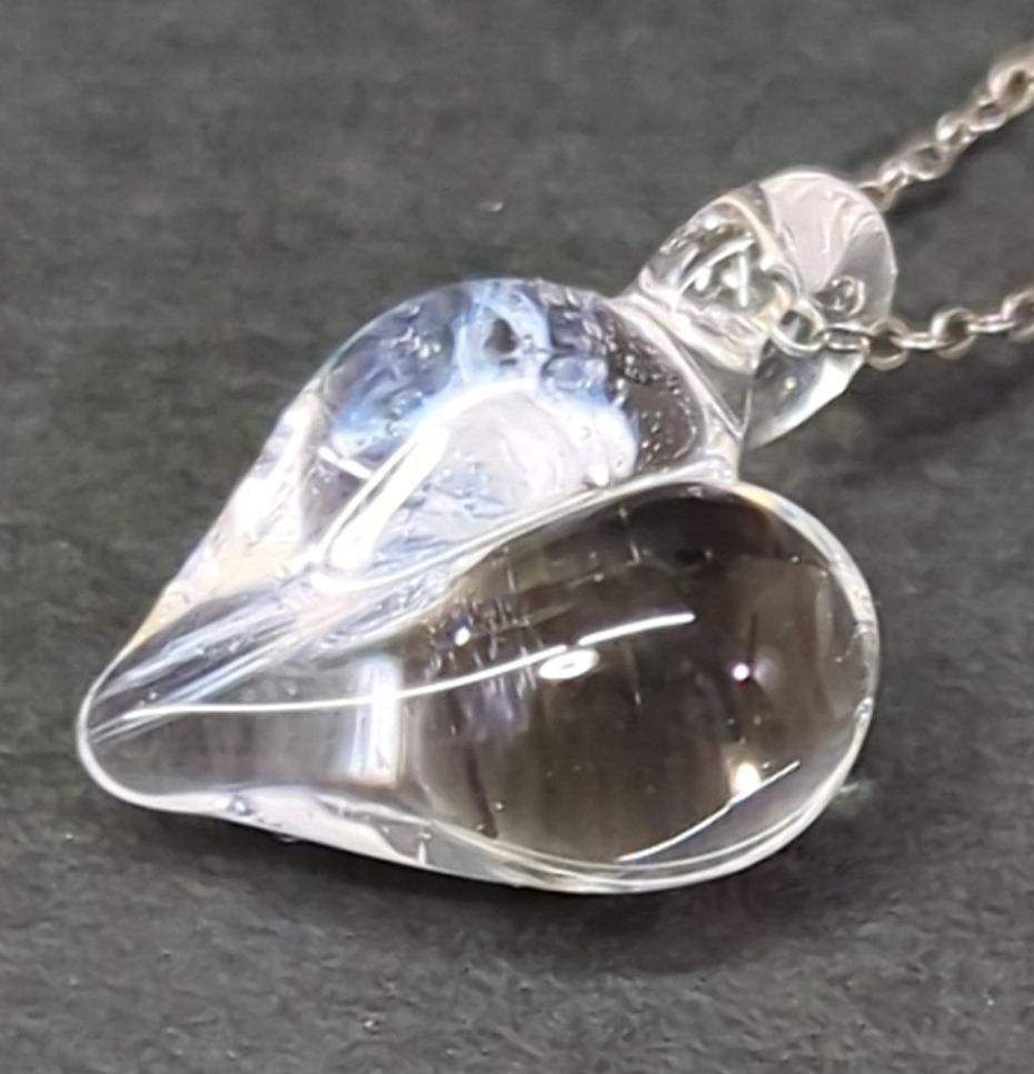 こころの形 遺骨ガラスのネックレス【クリア】