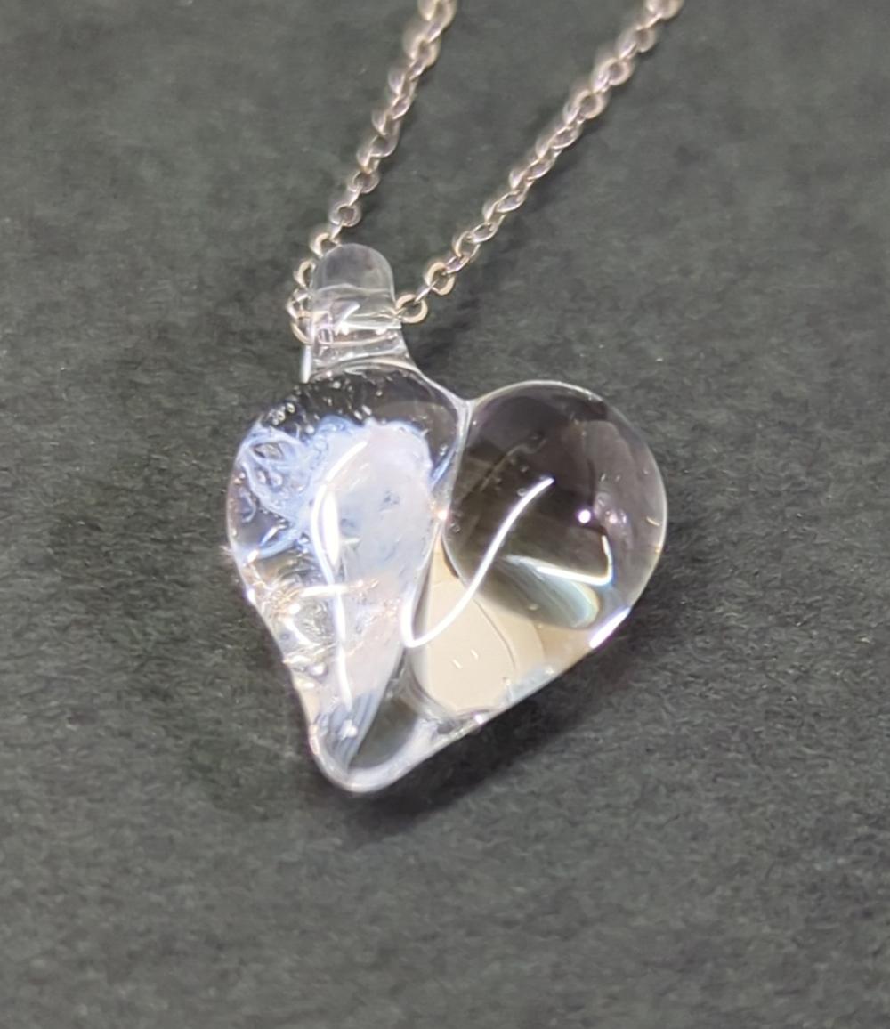 こころの形 遺骨ガラスのネックレス【クリア】
