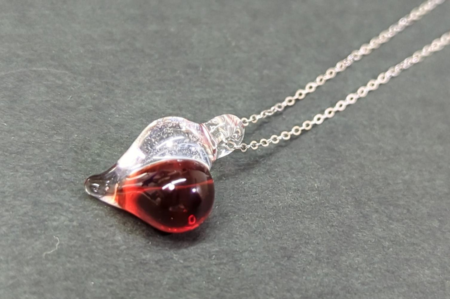 こころの形 遺骨ガラスのネックレス【レッド】