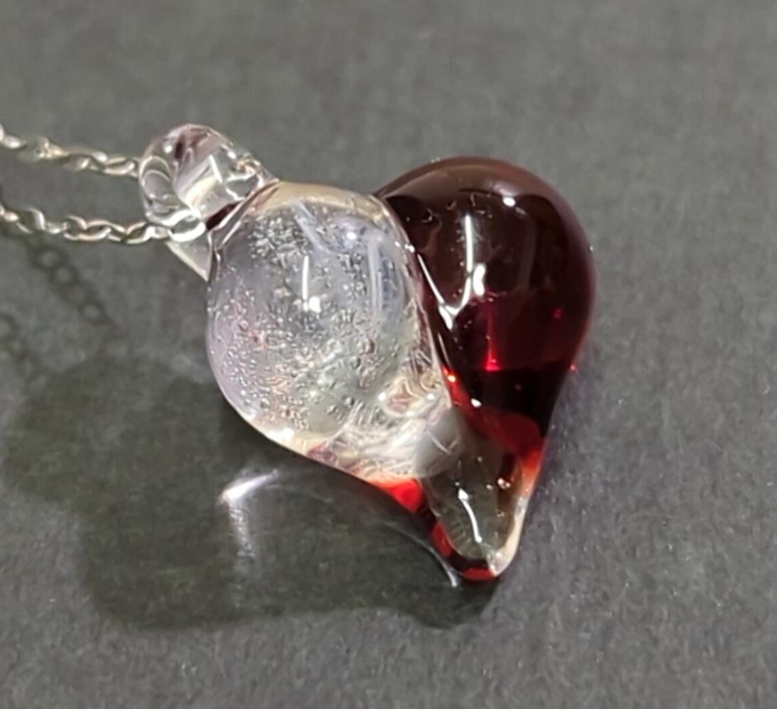 こころの形 遺骨ガラスのネックレス【レッド】